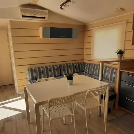 Κάμπινγκ 2xz Ou 327 *