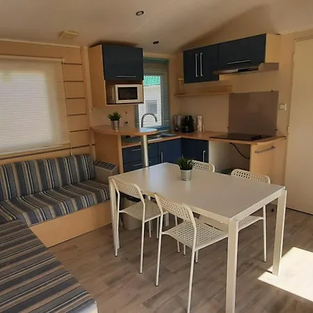 2xz Ou 327 Kamp alanı